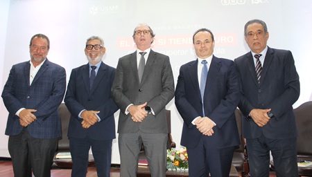 Dr. Luis Carranza presentó su libro “El Perú sí tiene futuro: cómo recuperar la brújula” en la SNI
